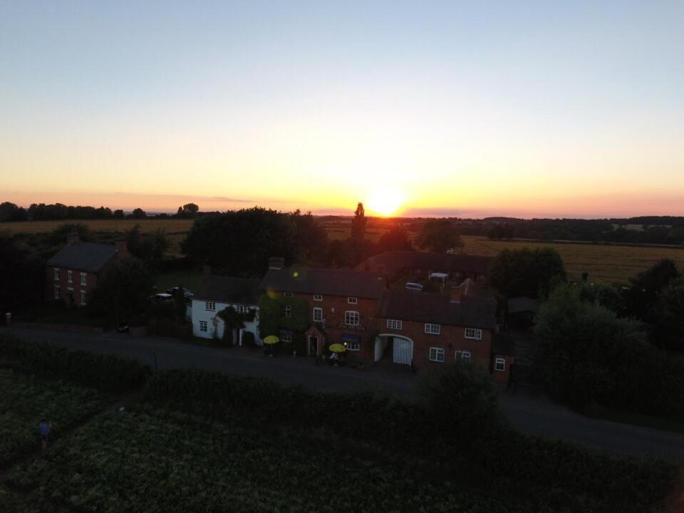 The Royal Arms Hotel Sutton Cheney Dış mekan fotoğraf
