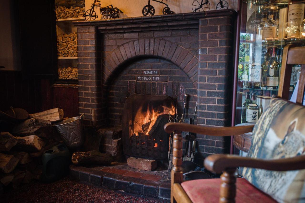 The Royal Arms Hotel Sutton Cheney Dış mekan fotoğraf